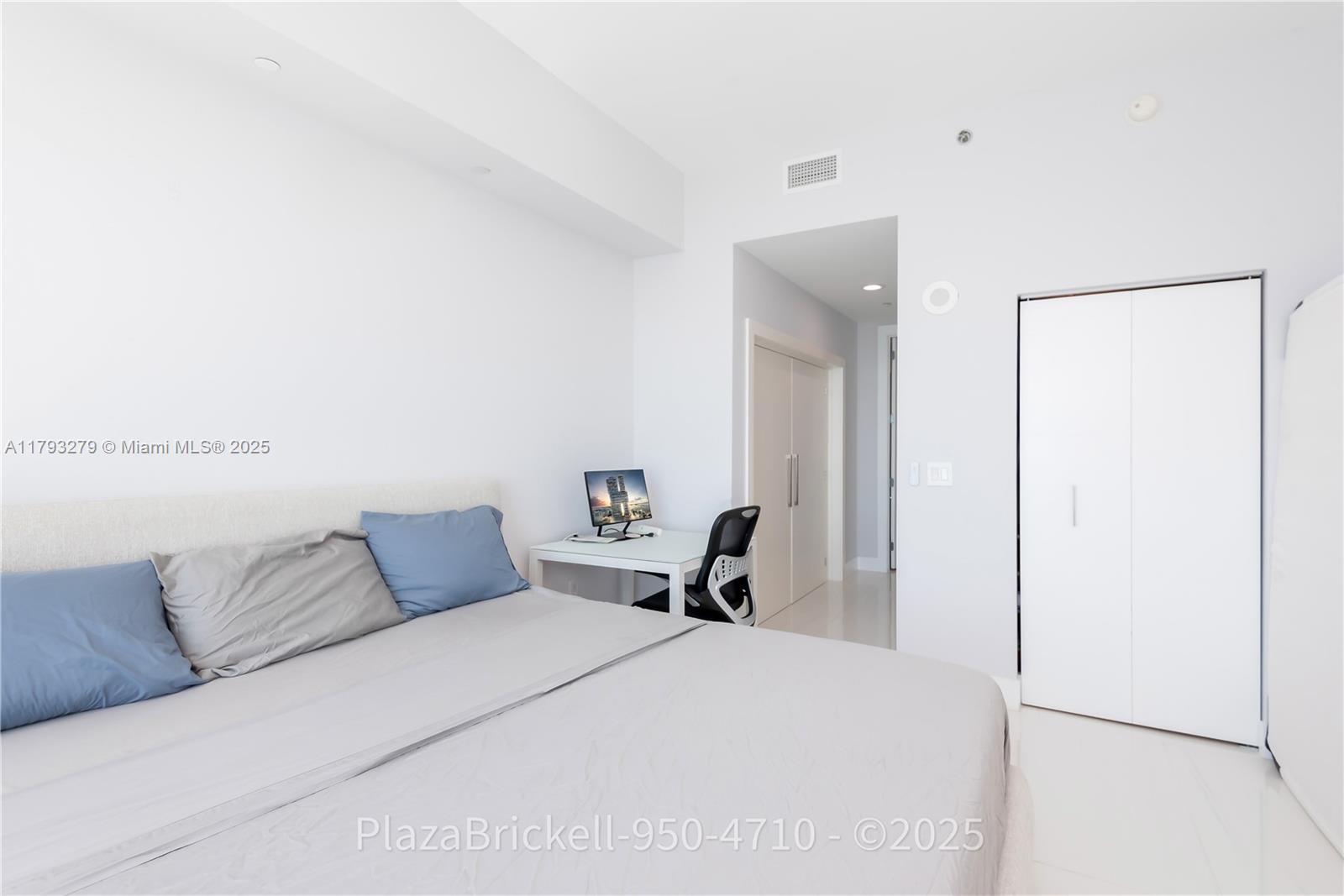 THE PLAZA 851 BRICKELL CO - Residential