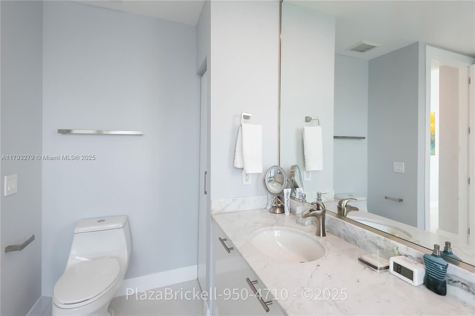 THE PLAZA 851 BRICKELL CO - Residential