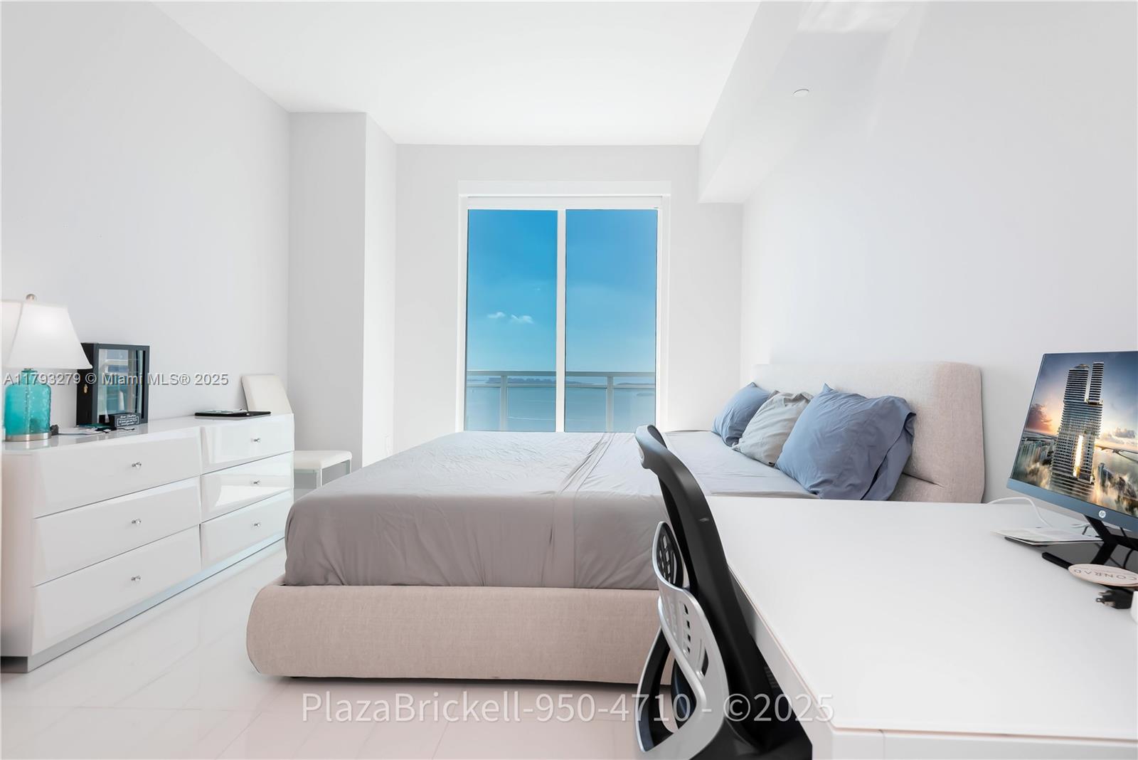 THE PLAZA 851 BRICKELL CO - Residential