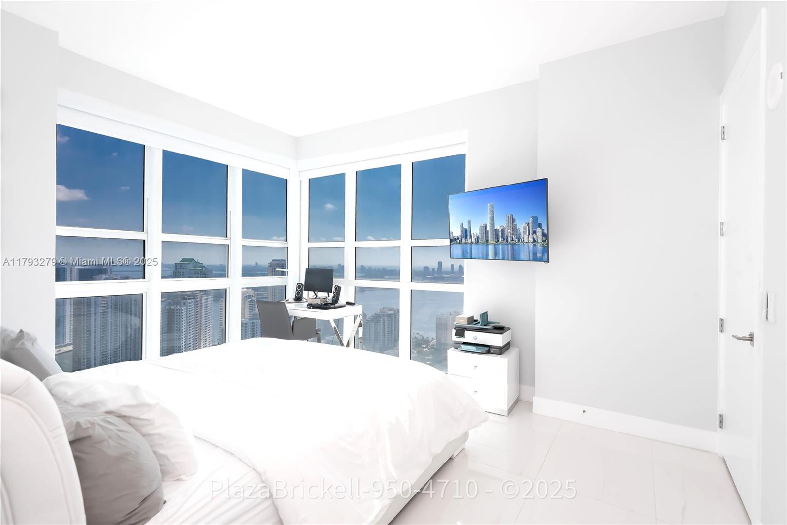 THE PLAZA 851 BRICKELL CO - Residential