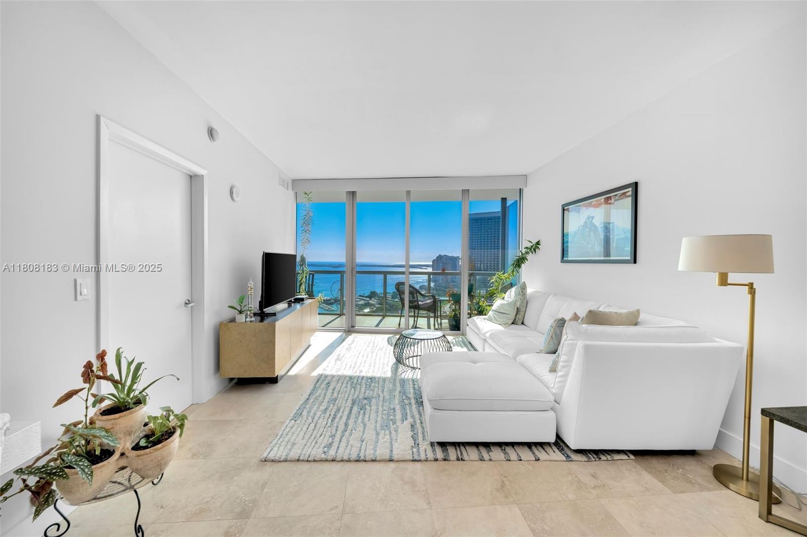 MARINABLUE - Residential
