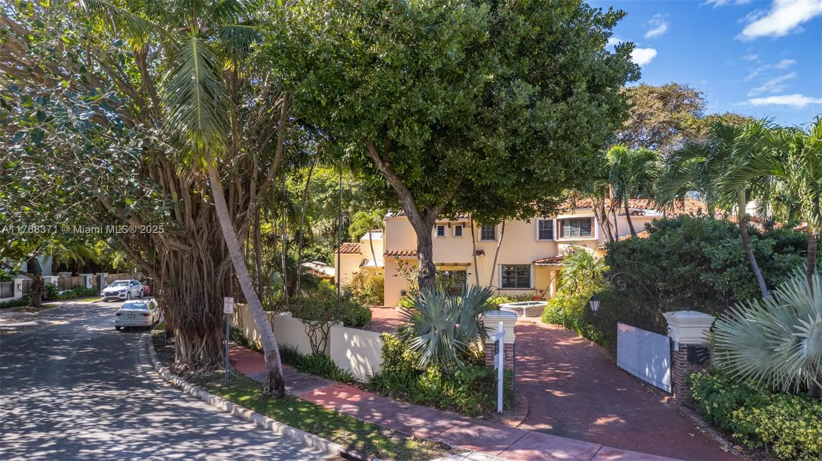 Miami Beach, Florida 33140, United States, 6 Bedrooms Bedrooms, ,7 BathroomsBathrooms,Residential,Active,92707