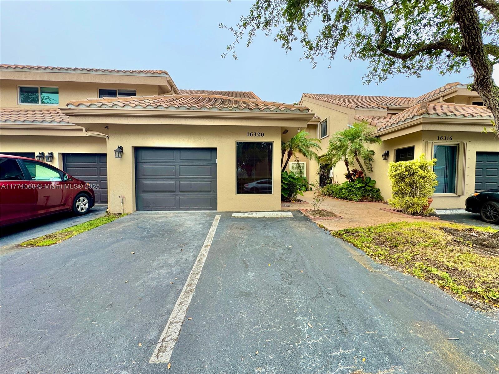 Rental Property at 16320 Malibu Dr 10, Weston, Broward County, Florida - Bedrooms: 3 
Bathrooms: 2  - $3,800 MO.