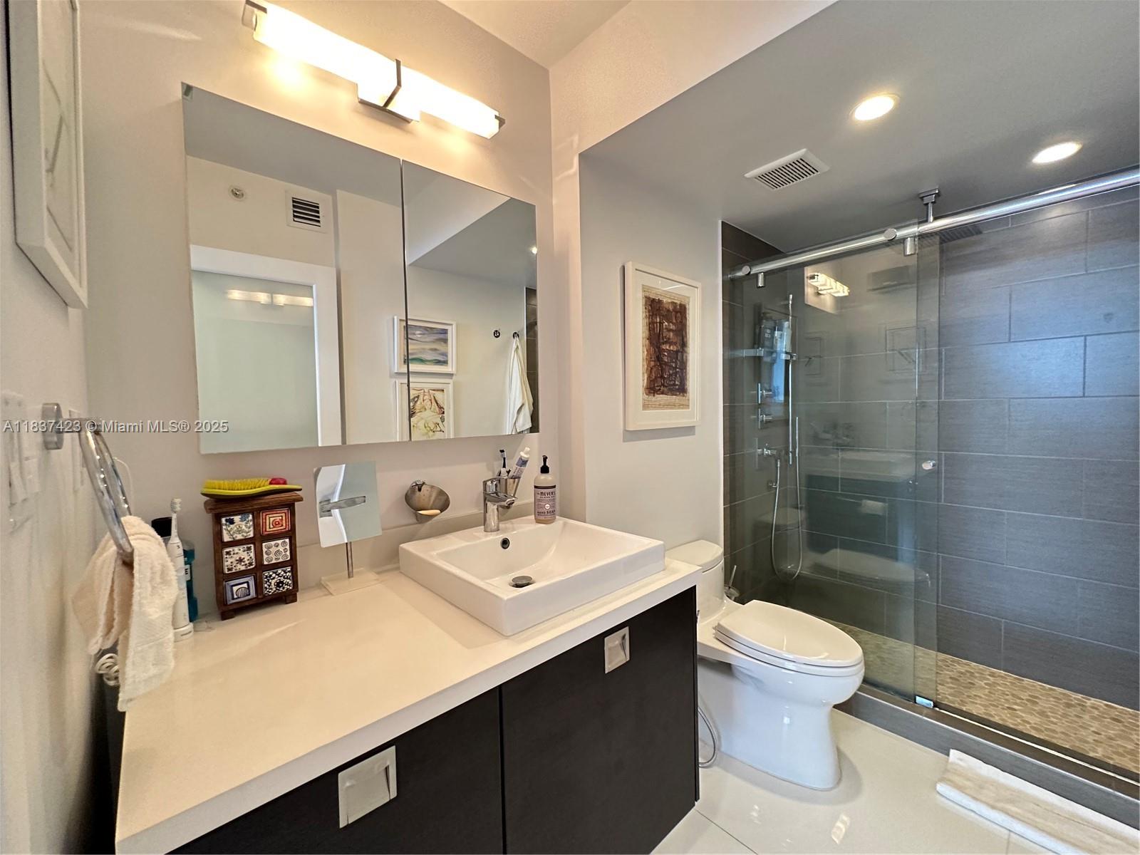 100 Lincoln Rd 1022