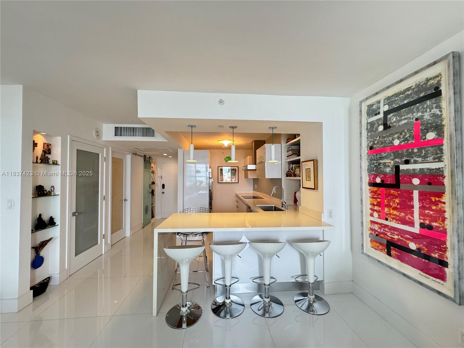 100 Lincoln Rd 1022