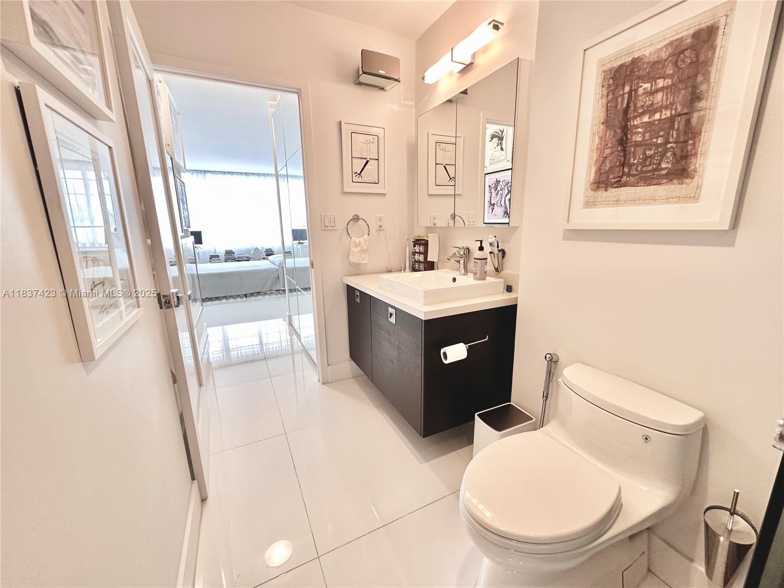 100 Lincoln Rd 1022