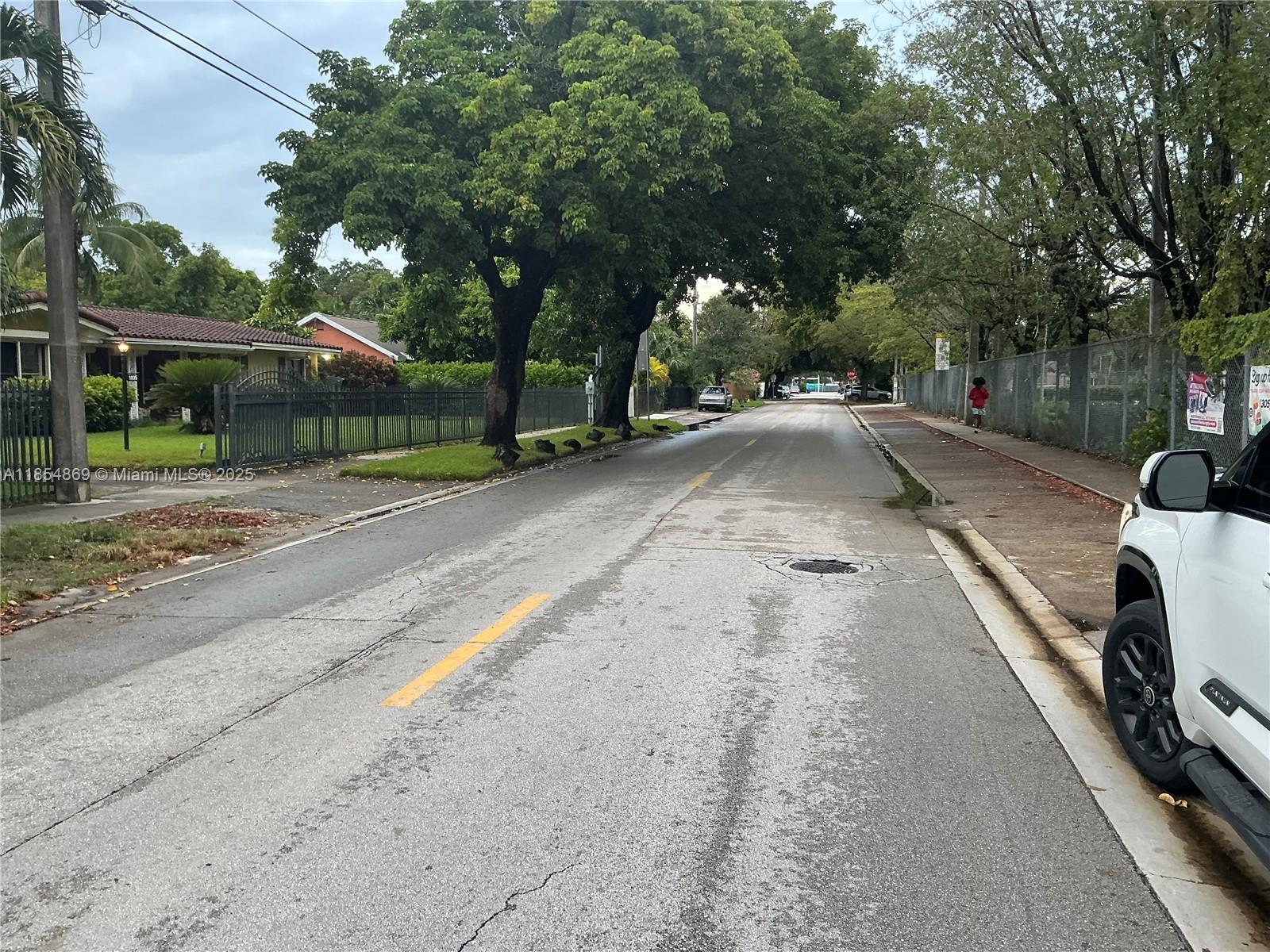 1855 NW 32nd St