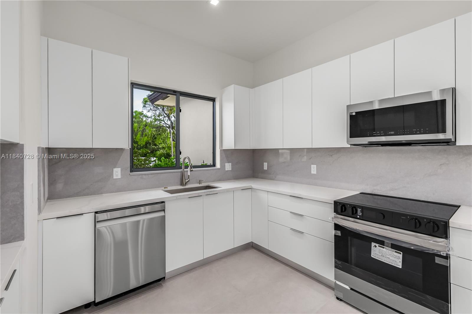 PRIORS 1ST ADDN TO BISCAY - Residential