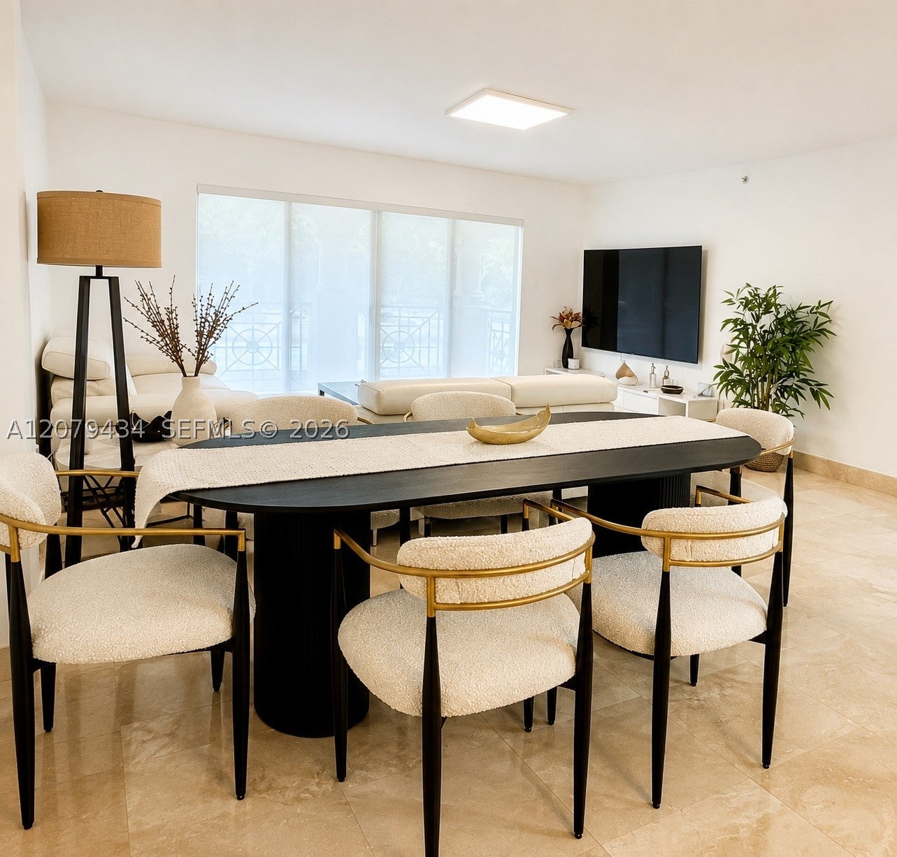 101 Sidonia Ave 205