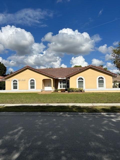 JACARANDA LAKES SECTION E - Residential Lease