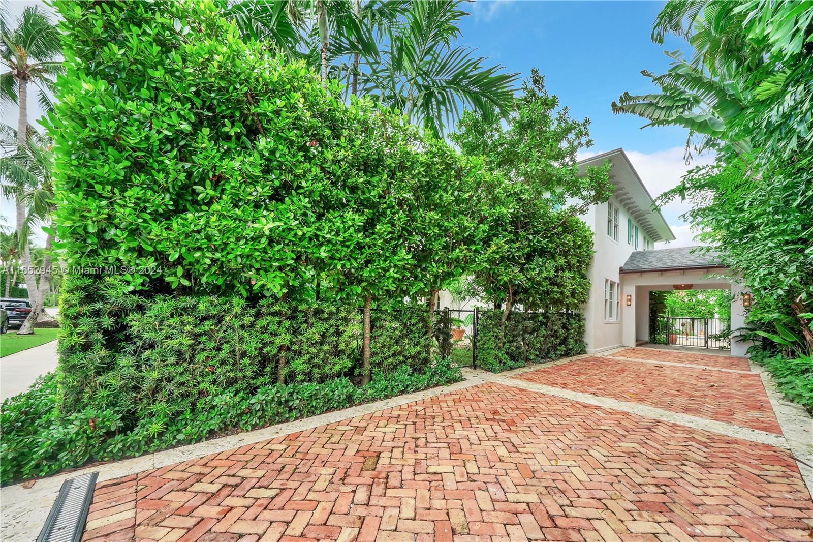 Photo 1 of 211 Seabreeze Ave, Palm Beach, Florida, $10,450,000, Web #: 11652945