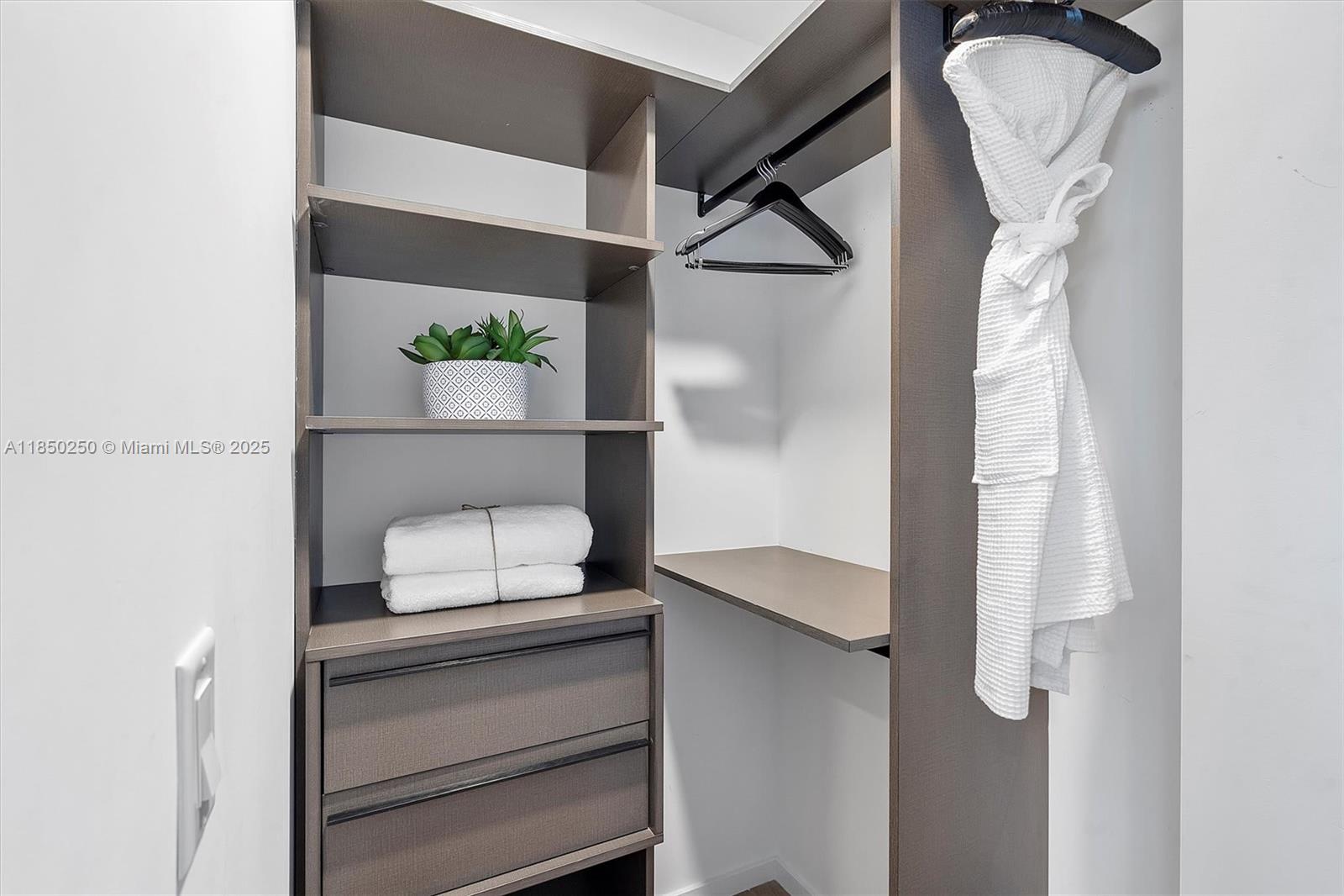 MAP OF MIAMI DADE CO. FL. - Residential Lease