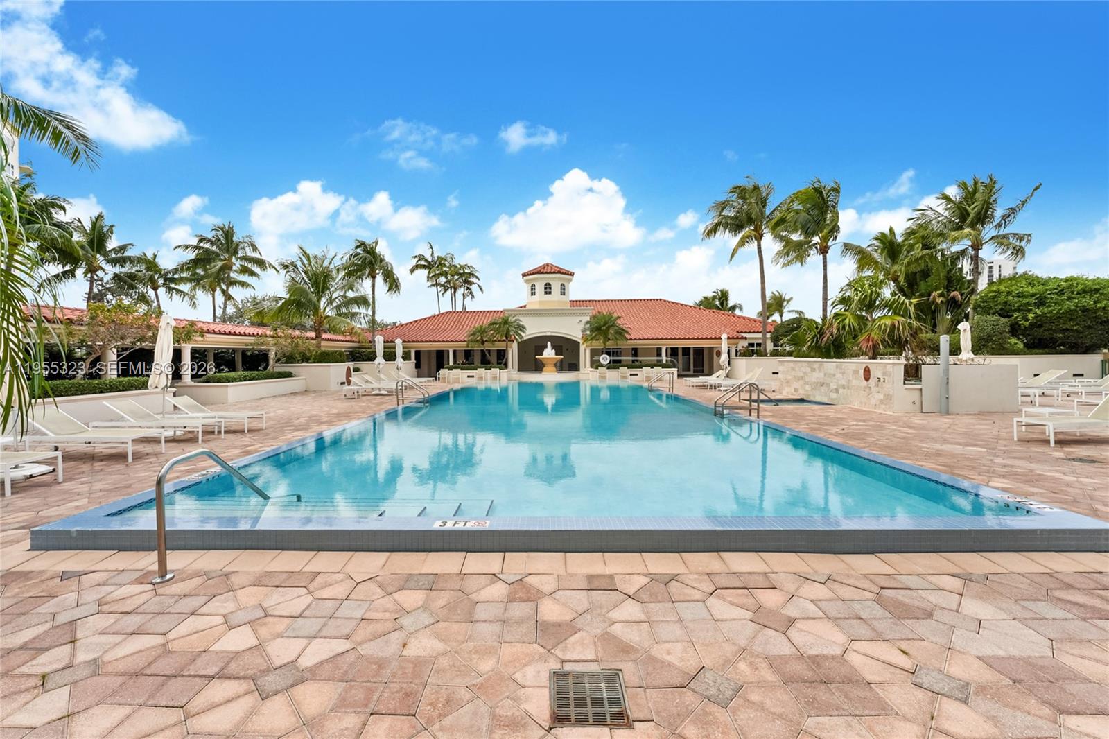 TURNBERRY VILLAGE SO TOWE - Residential