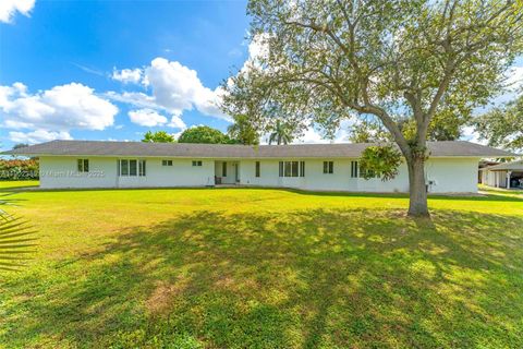 26715 SW 203rd Ave Homestead FL 33031