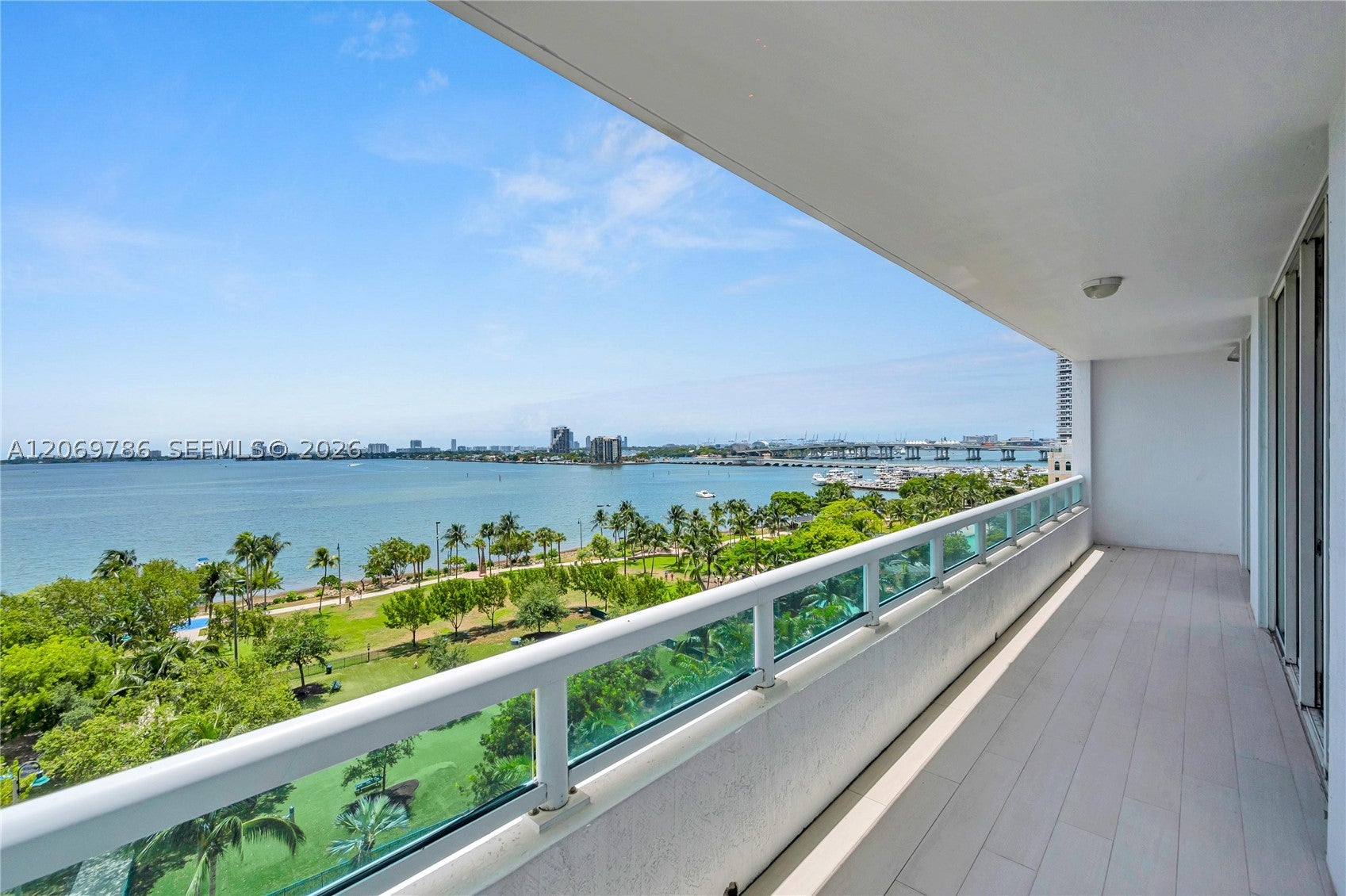 1800 N Bayshore Dr 809