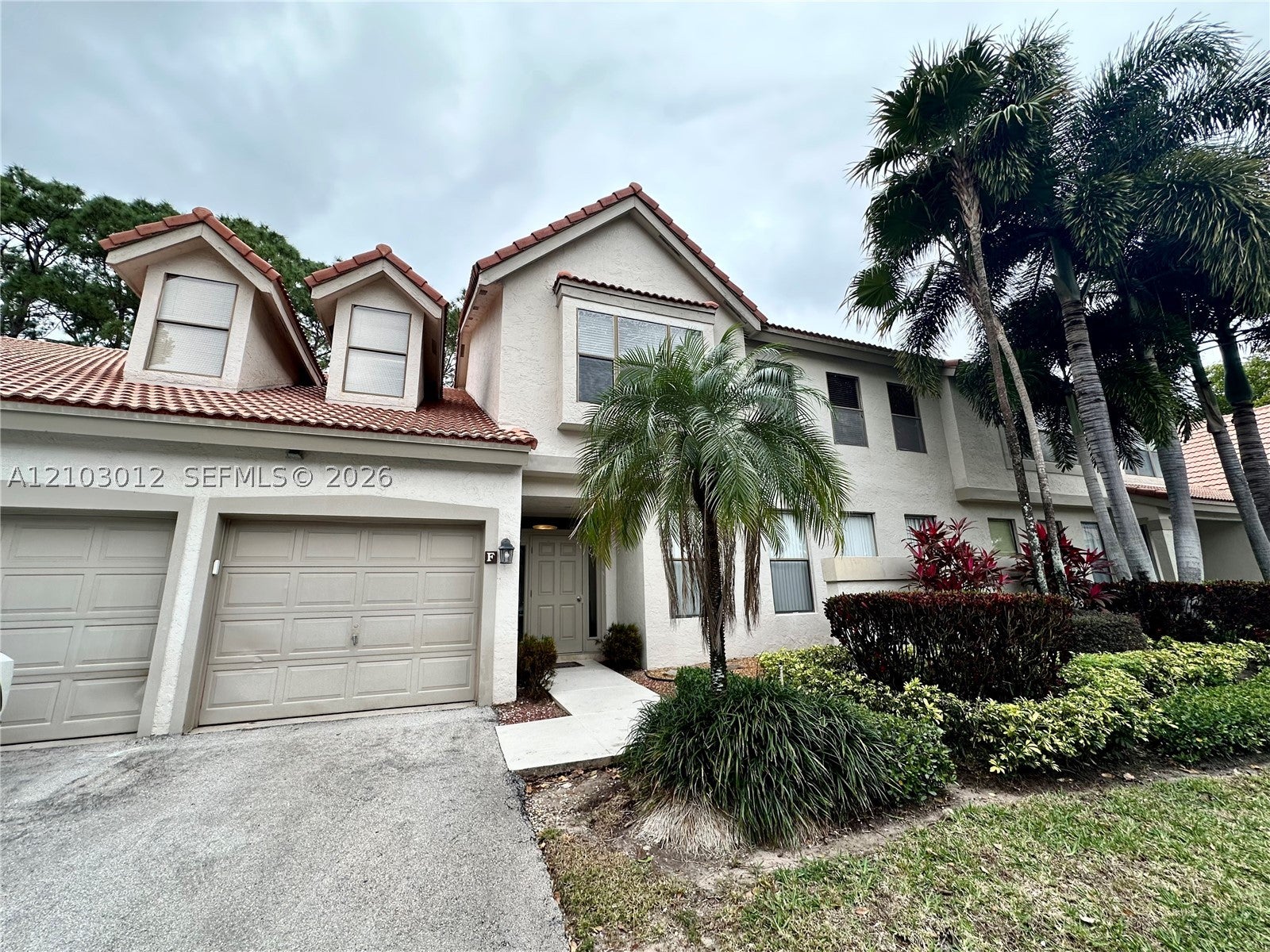 5790 Coach House Cir E
