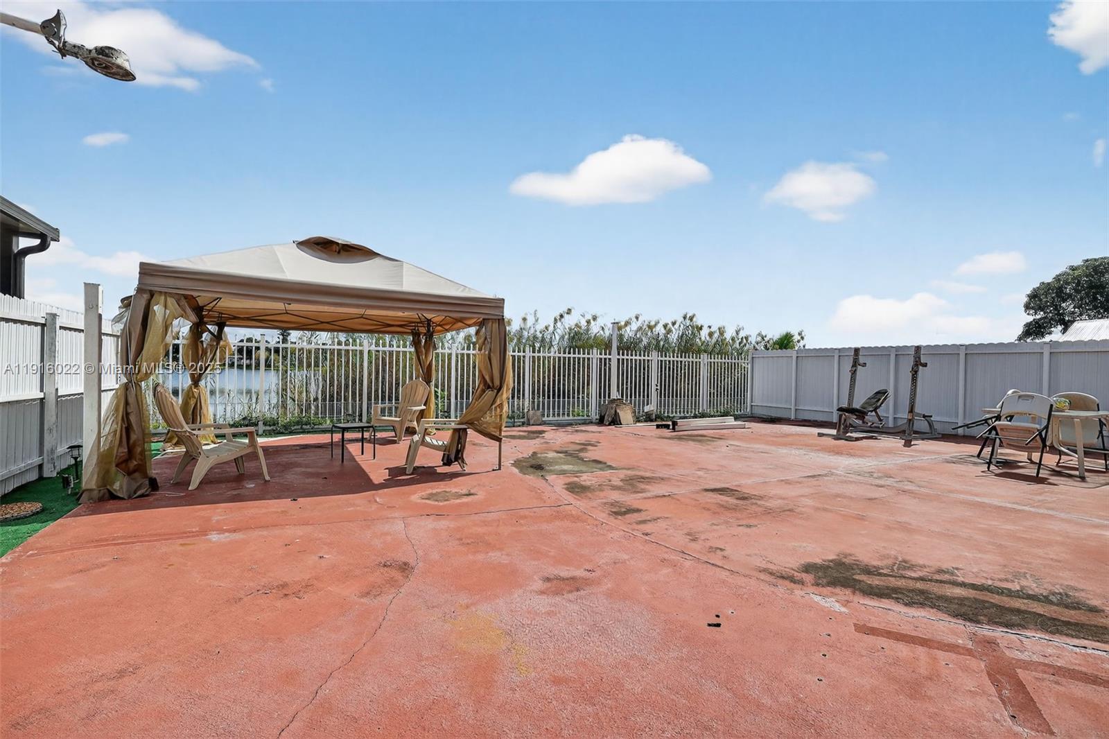 LAKES OF ACADIA UNIT 6 - Residential