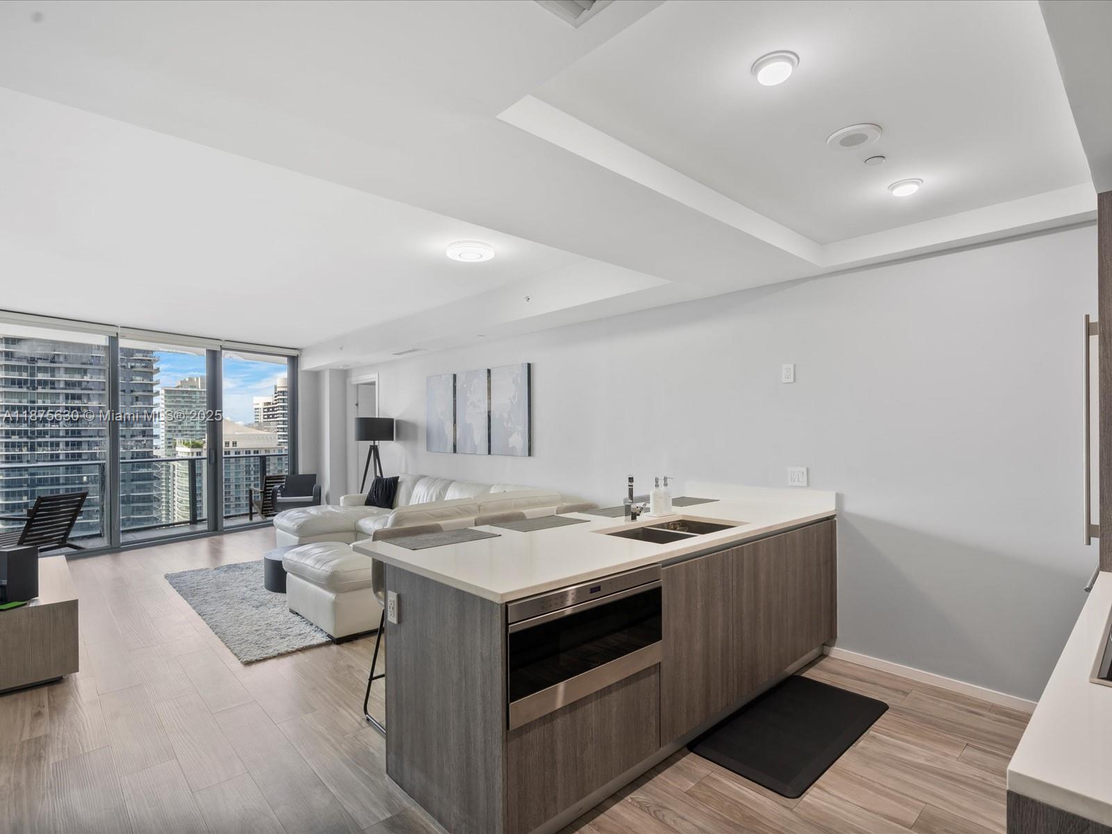 801 SMA RESIDENCES CONDO - Residential