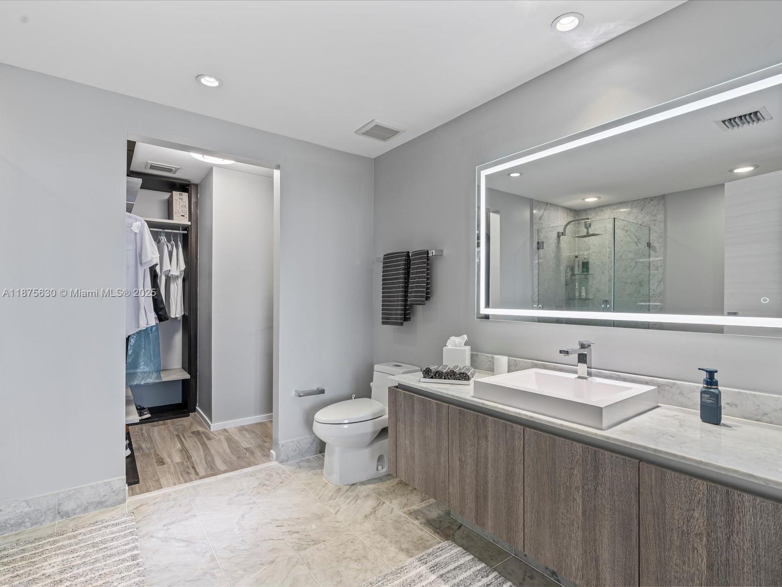 801 SMA RESIDENCES CONDO - Residential