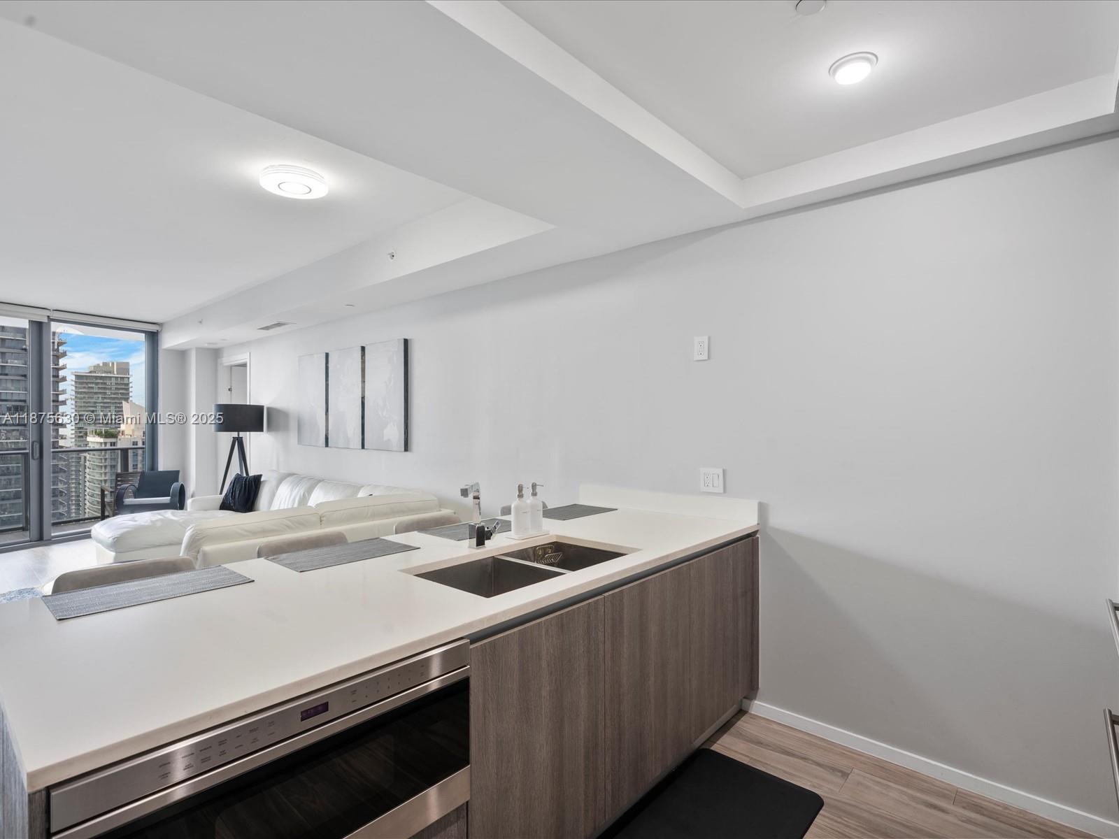 801 SMA RESIDENCES CONDO - Residential