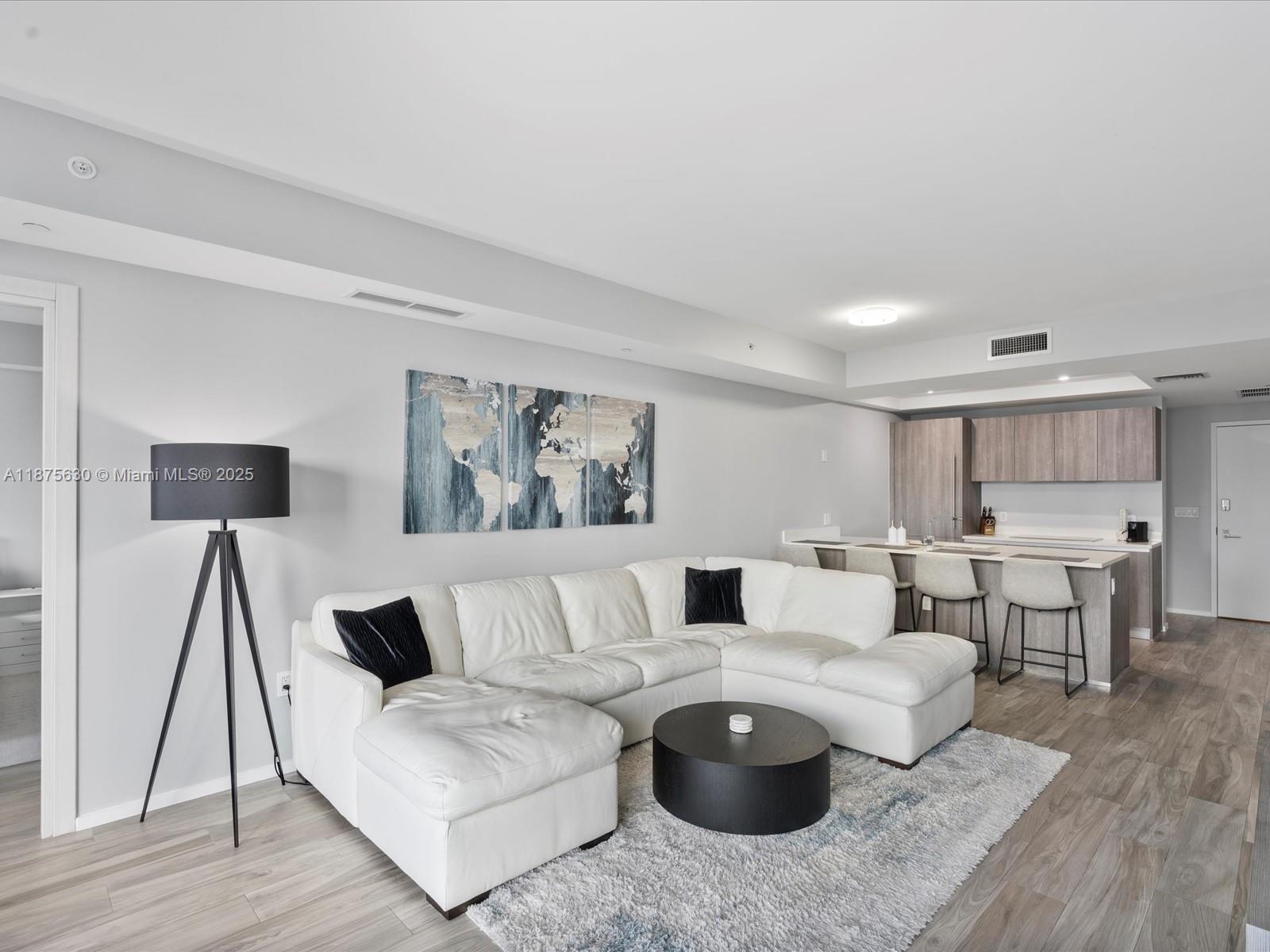 801 SMA RESIDENCES CONDO - Residential