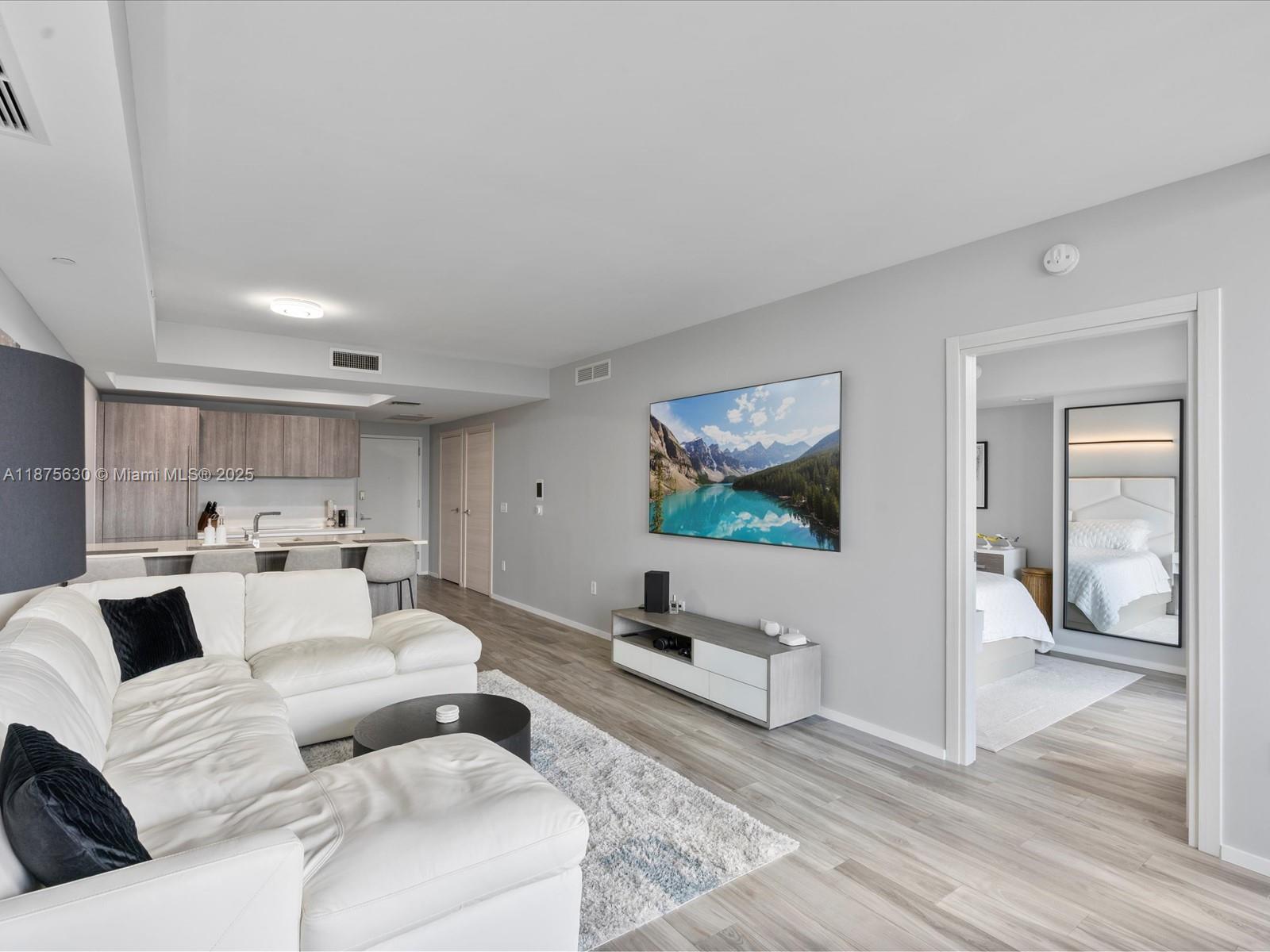 801 SMA RESIDENCES CONDO - Residential