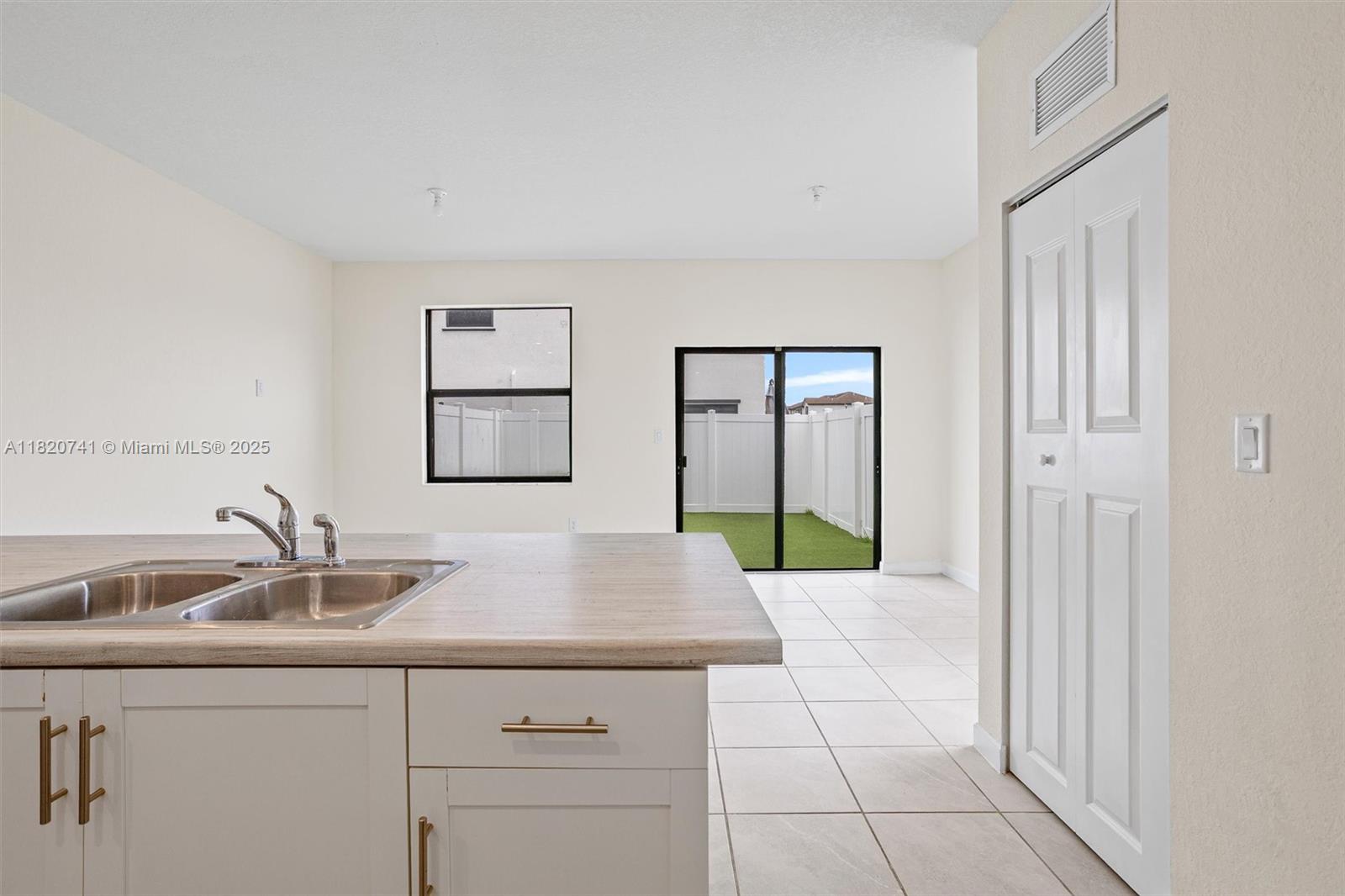 AQUABELLA NORTH - Residential