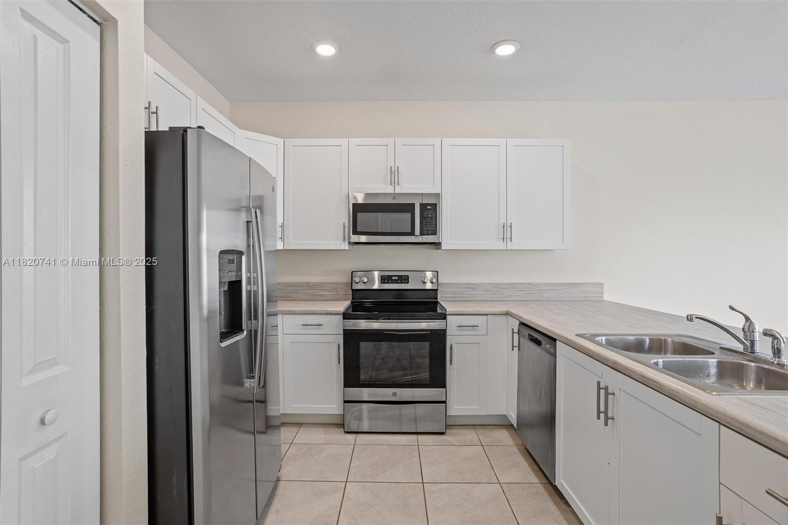 AQUABELLA NORTH - Residential
