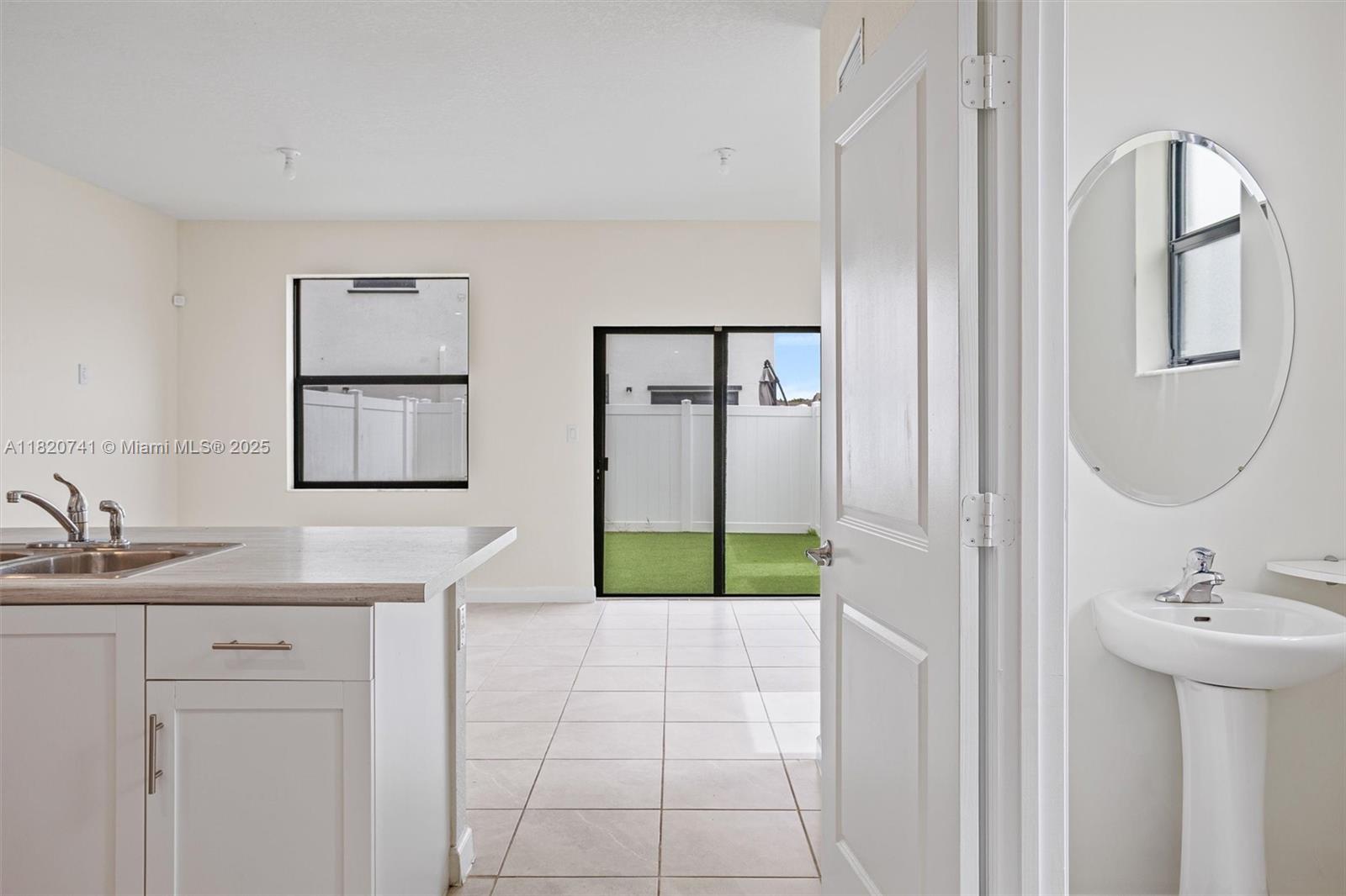 AQUABELLA NORTH - Residential