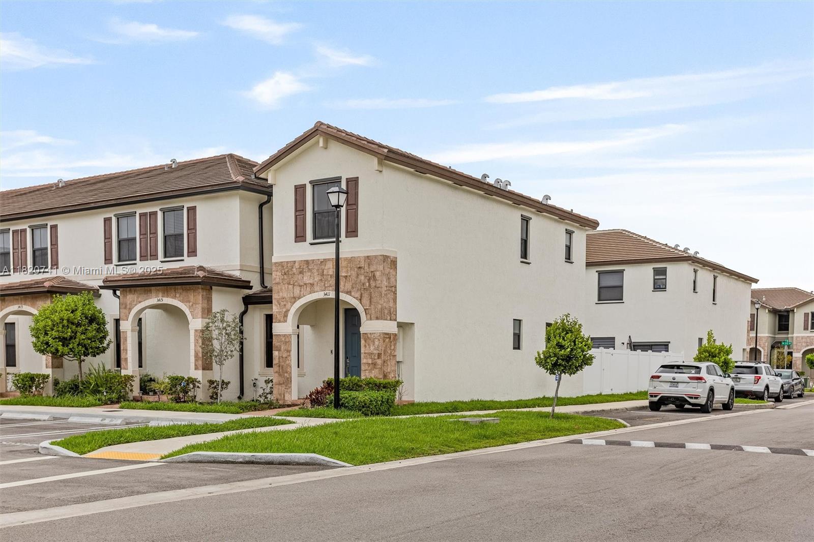 AQUABELLA NORTH - Residential