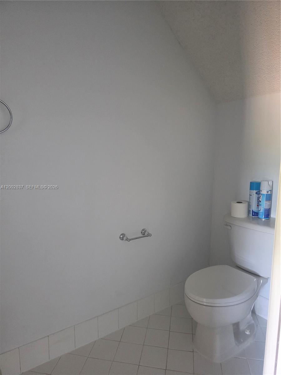 BONITA VILLAS CONDO - Residential Lease