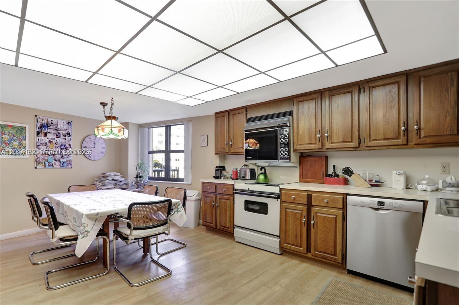 HAMPTON BEACH CLUB CONDO - Residential