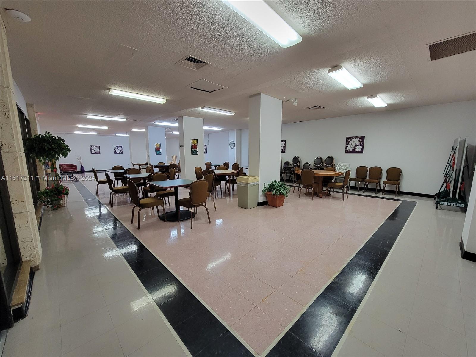 HEMISPHERES CONDO - Residential Lease