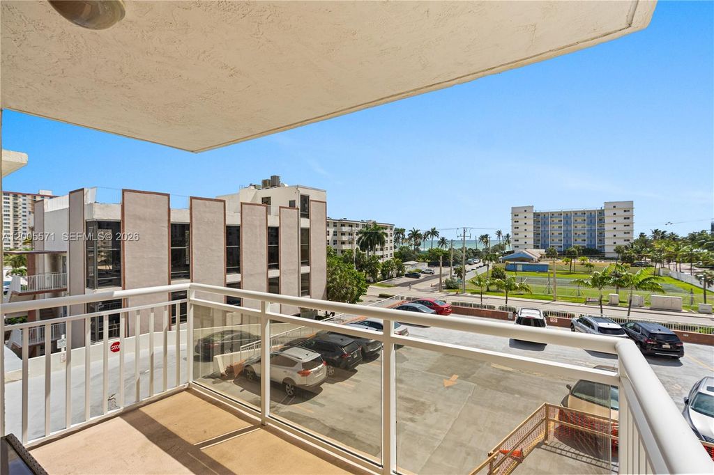 Photo of 1600 S Ocean Dr #4G, Hollywood, FL 33019 (MLS # A12005571)