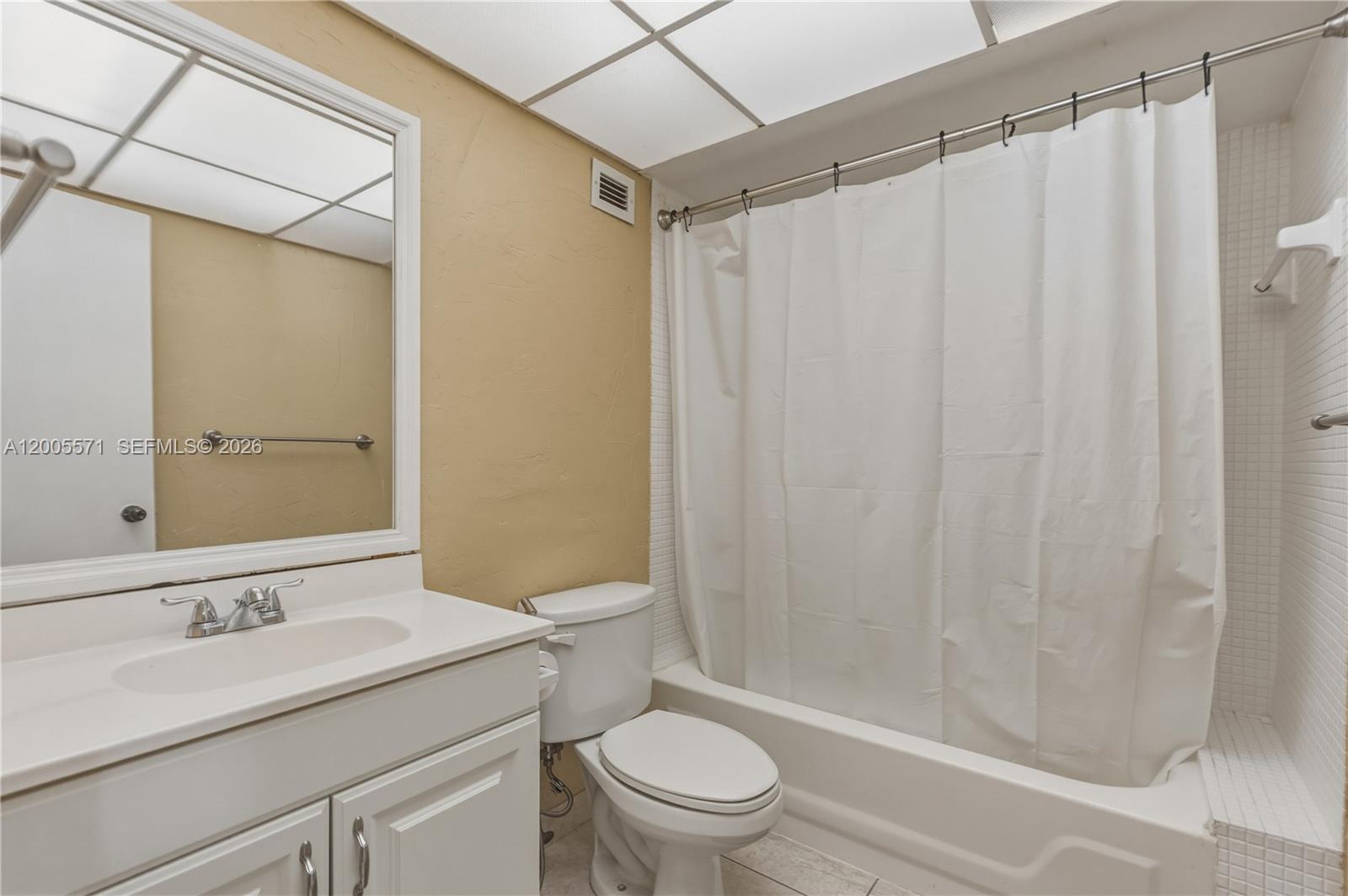 ALLINGTON TOWERS CONDO - Residential Lease