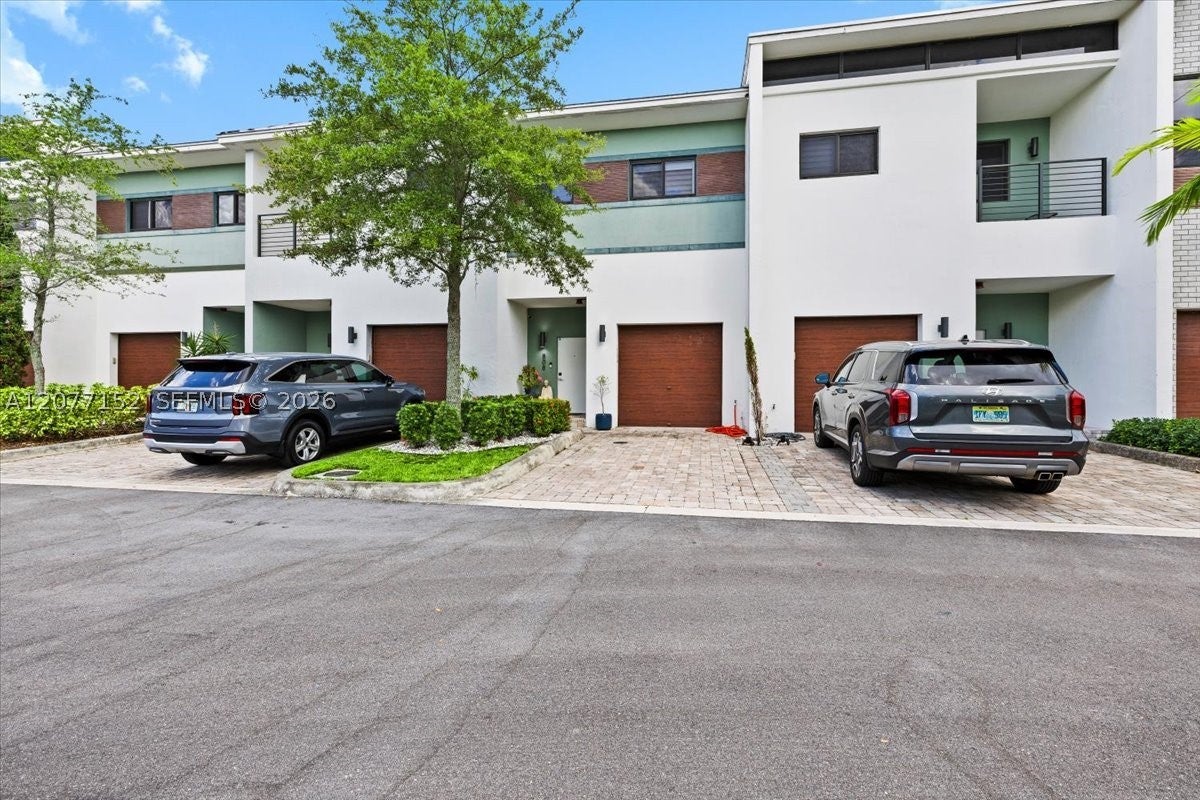 808 NW 44th Ter, Plantation FL 33317