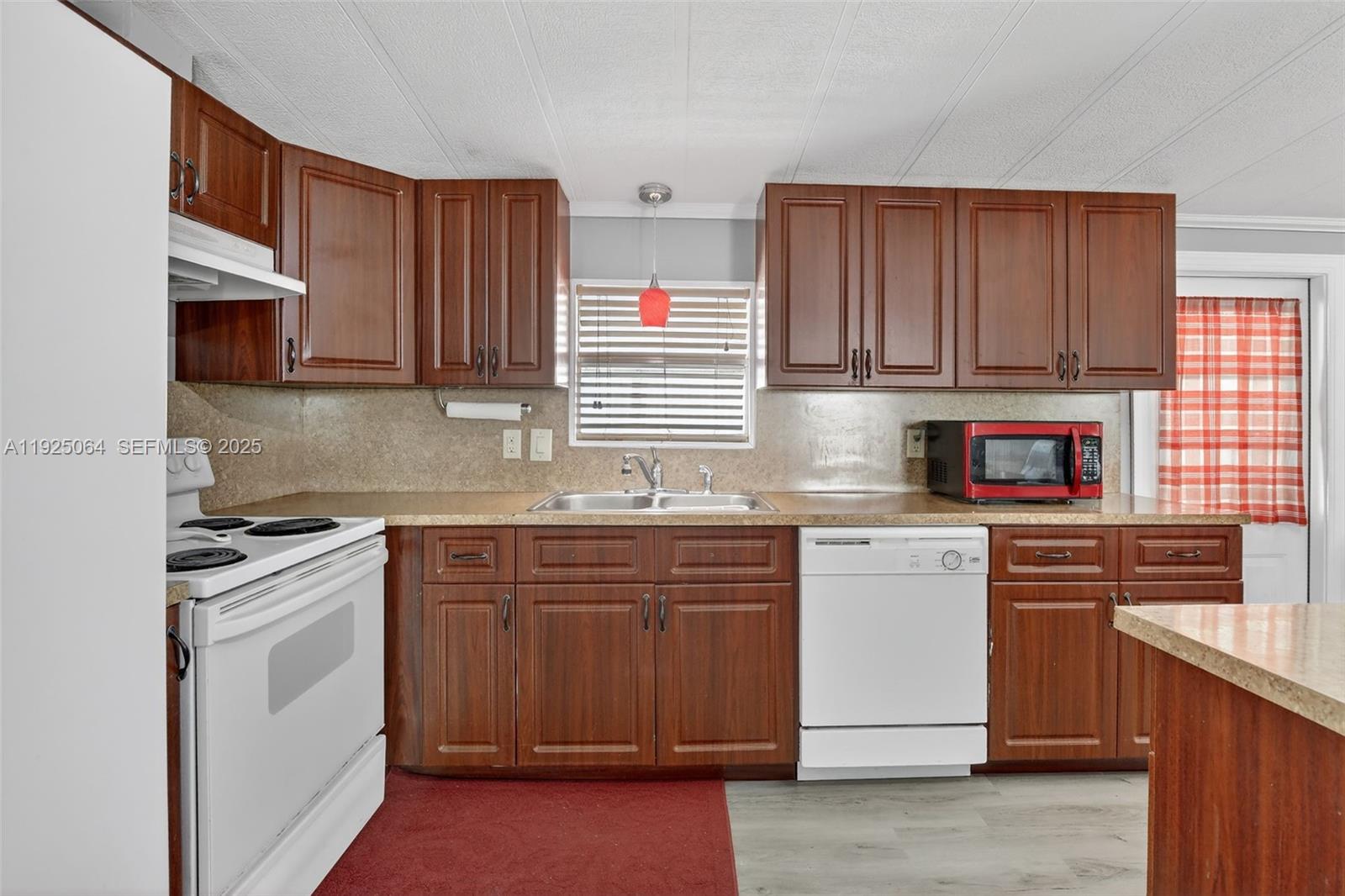 RAVENSWOOD NORTH - Residential