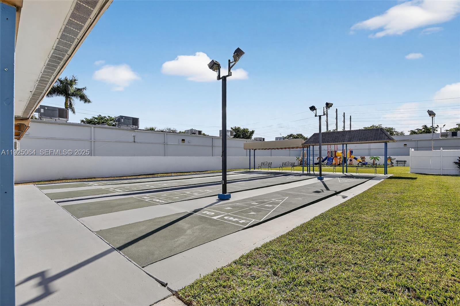 RAVENSWOOD NORTH - Residential