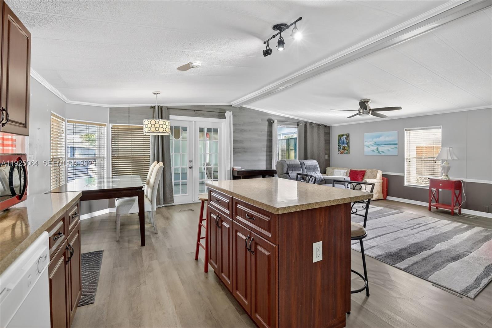 RAVENSWOOD NORTH - Residential