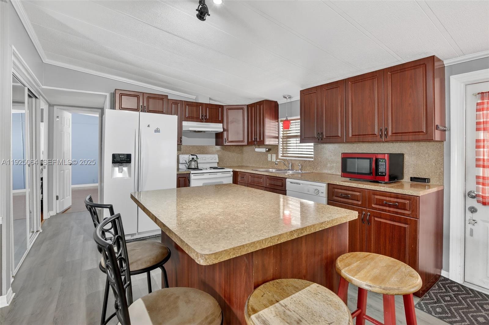 RAVENSWOOD NORTH - Residential