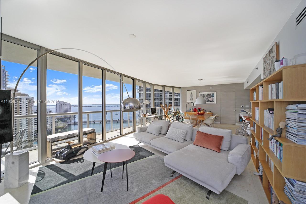 465 Brickell Ave 2001