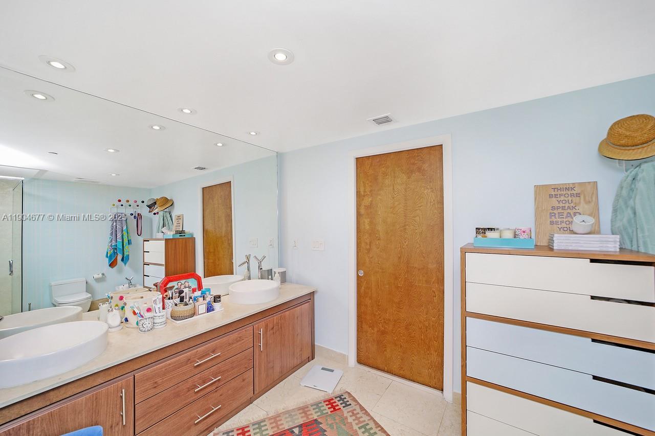 ICON BRICKELL CONDO NO 1 - Residential Lease