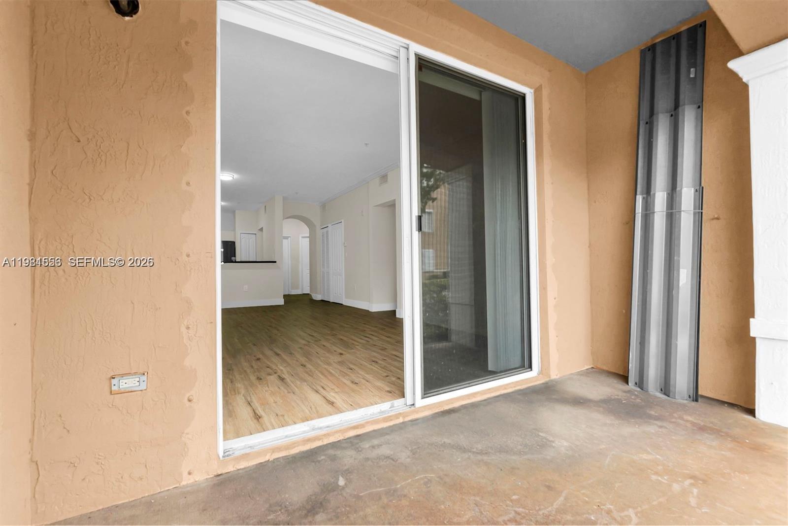 SHOMA HOMES AT COUNTRY CL - Residential Lease