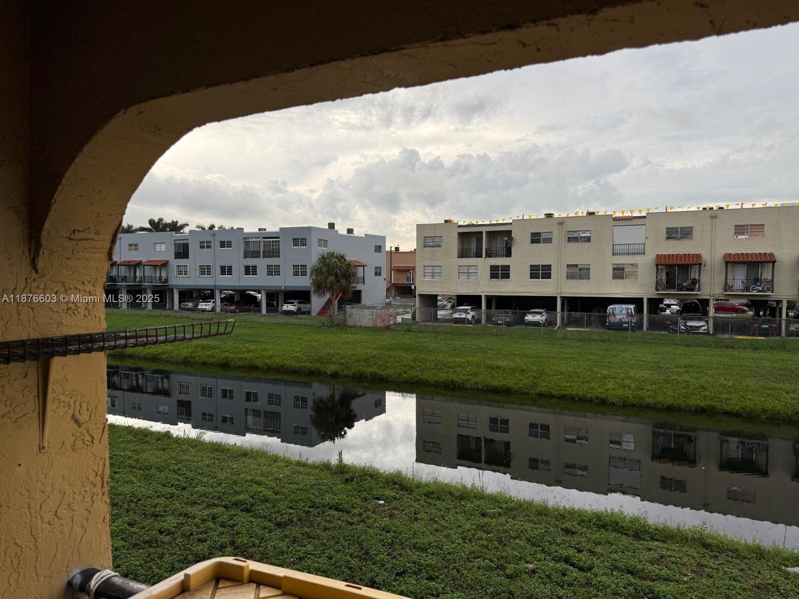 CARMEL TOWNHOMES CONDO - Residential