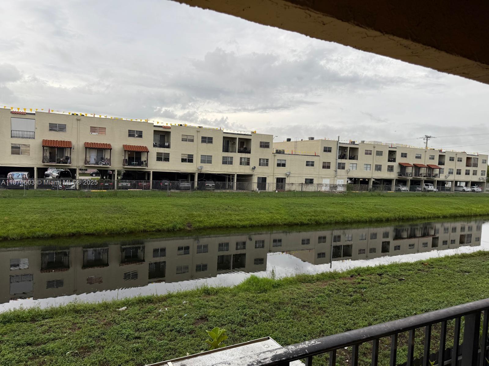 CARMEL TOWNHOMES CONDO - Residential