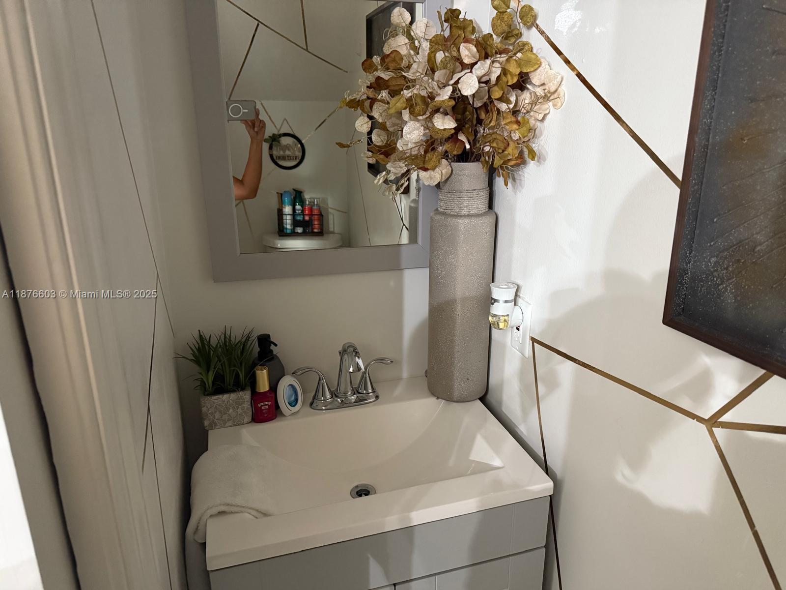 CARMEL TOWNHOMES CONDO - Residential