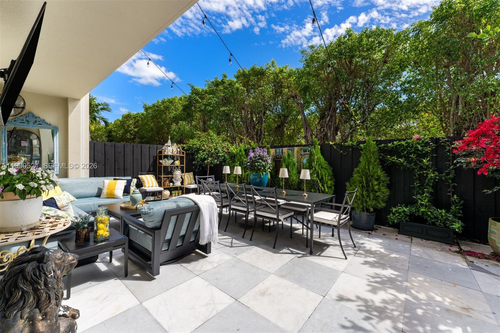 THE TOWNHOMES OF QUAYSIDE - Residential