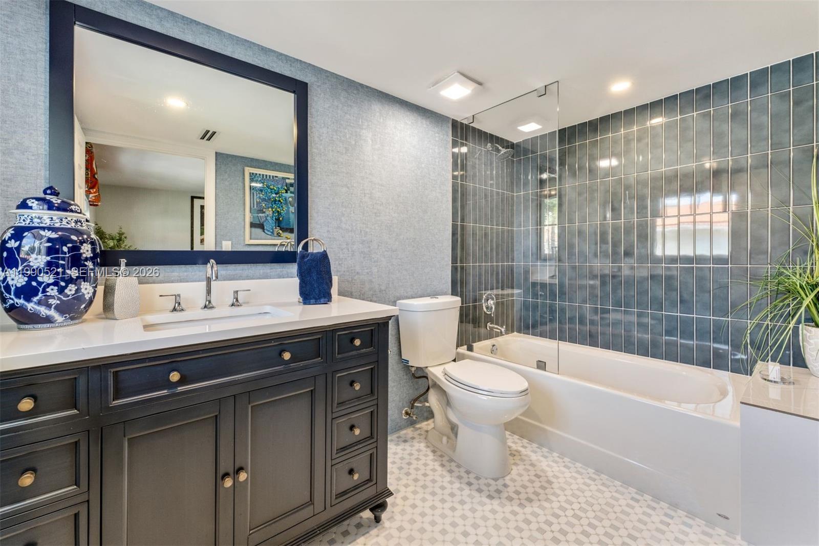 THE TOWNHOMES OF QUAYSIDE - Residential