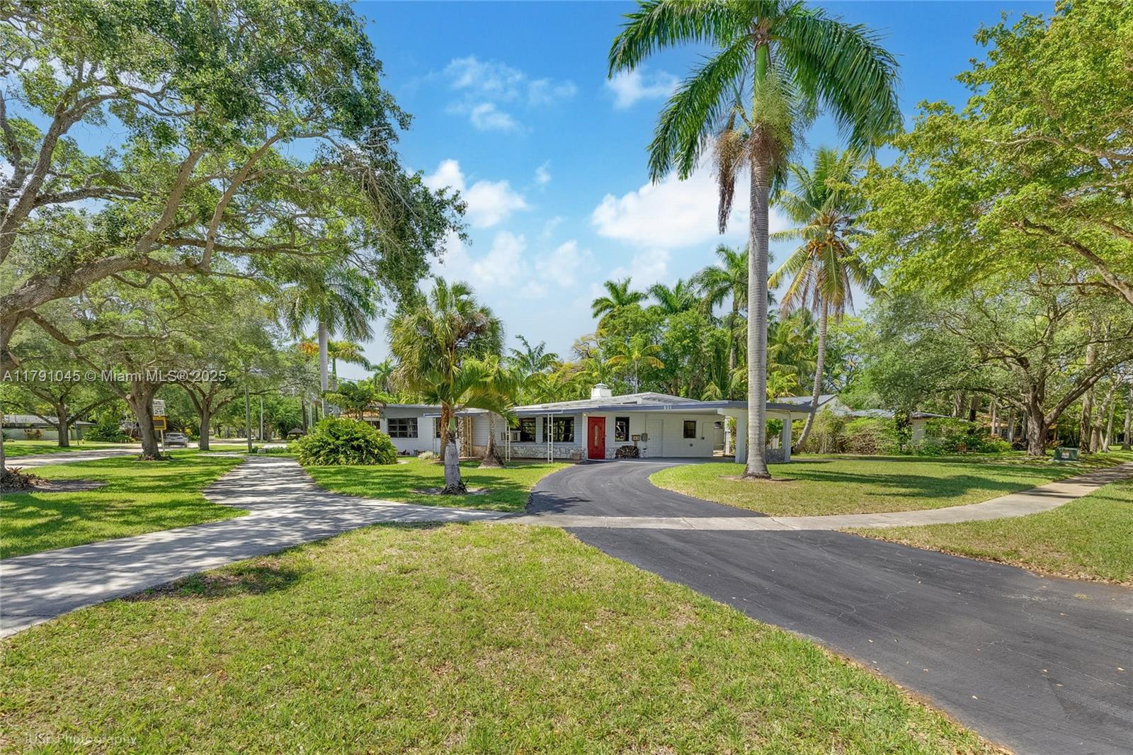 Property for Sale at 801 Orchid Dr, Plantation, Miami-Dade County, Florida - Bedrooms: 3 
Bathrooms: 2  - $625,000