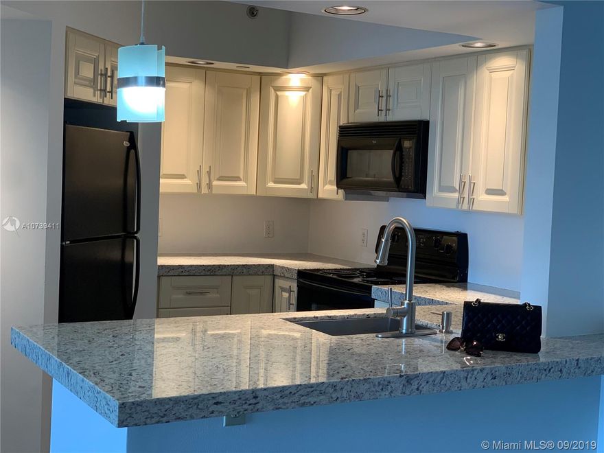 The Waverly is walking distance to world famous Las Olas Blvd. Spacious 2 bed 2 bath corner unit with views of Ft. Lauderdale's downtown skyline. Unit features, split bedroom plan, open living areas with center kitchen, washer & dryer, balcony for entertaining & 1 garage space. The Waverly offers the utmost in resort-quality amenities, security & the ideal location. Location is everything & this building is in the heart of it all.